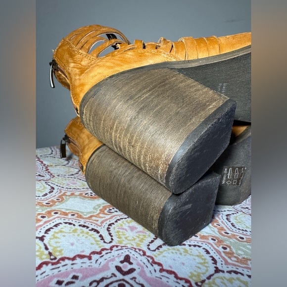 𝐅𝐑𝐄𝐄 𝐏𝐄𝐎𝐏𝐋𝐄 Boho Ankle Booties - Picture 14 of 15